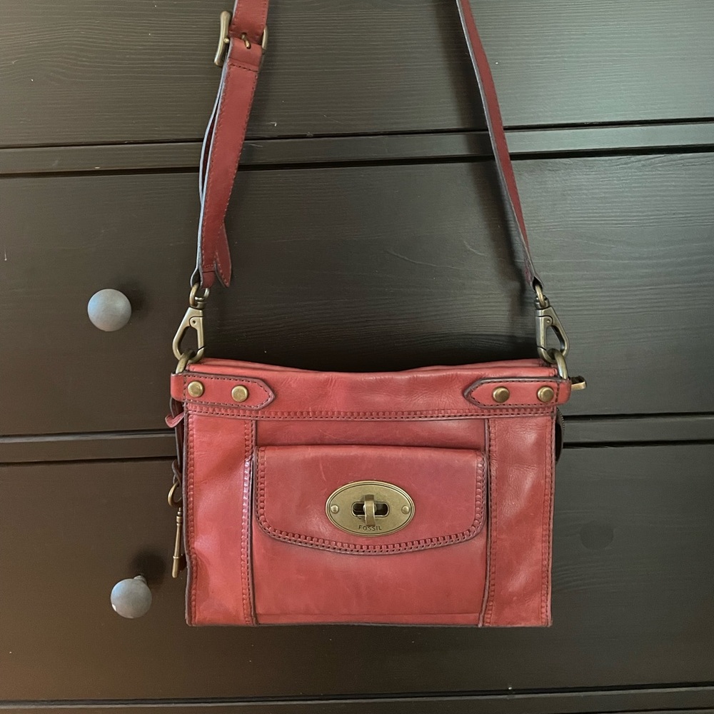 Fossil crossbody bag in red color